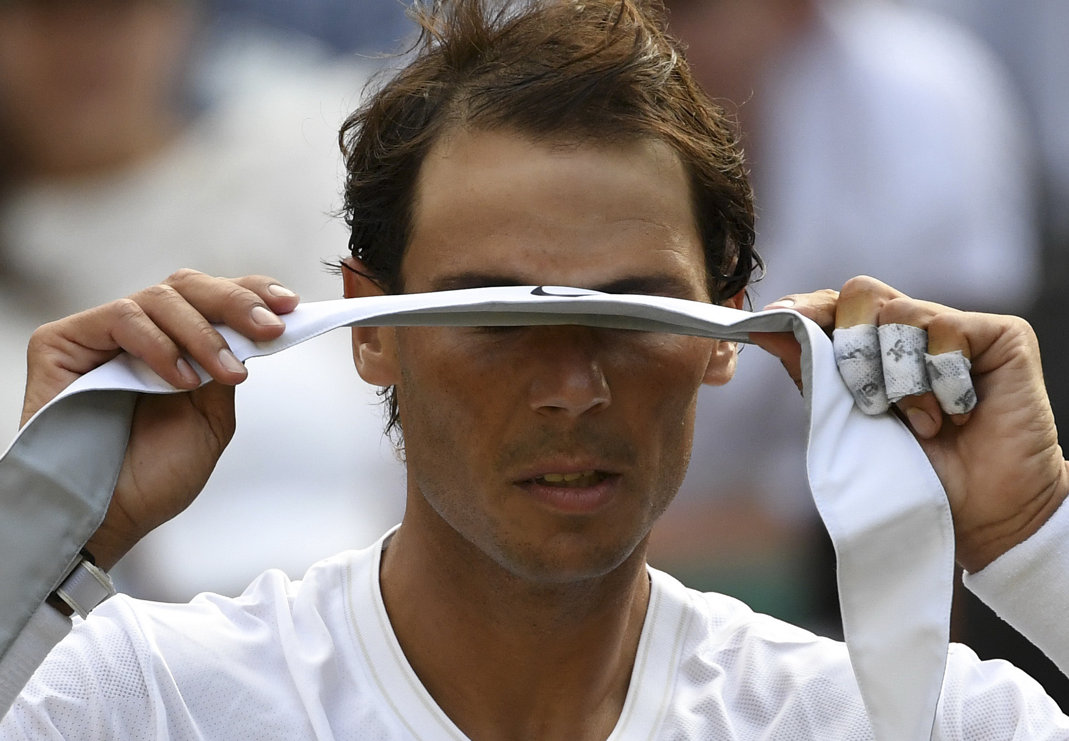 纳达尔连续十二场比赛得分超过表现优异，瑞士队不断突破！