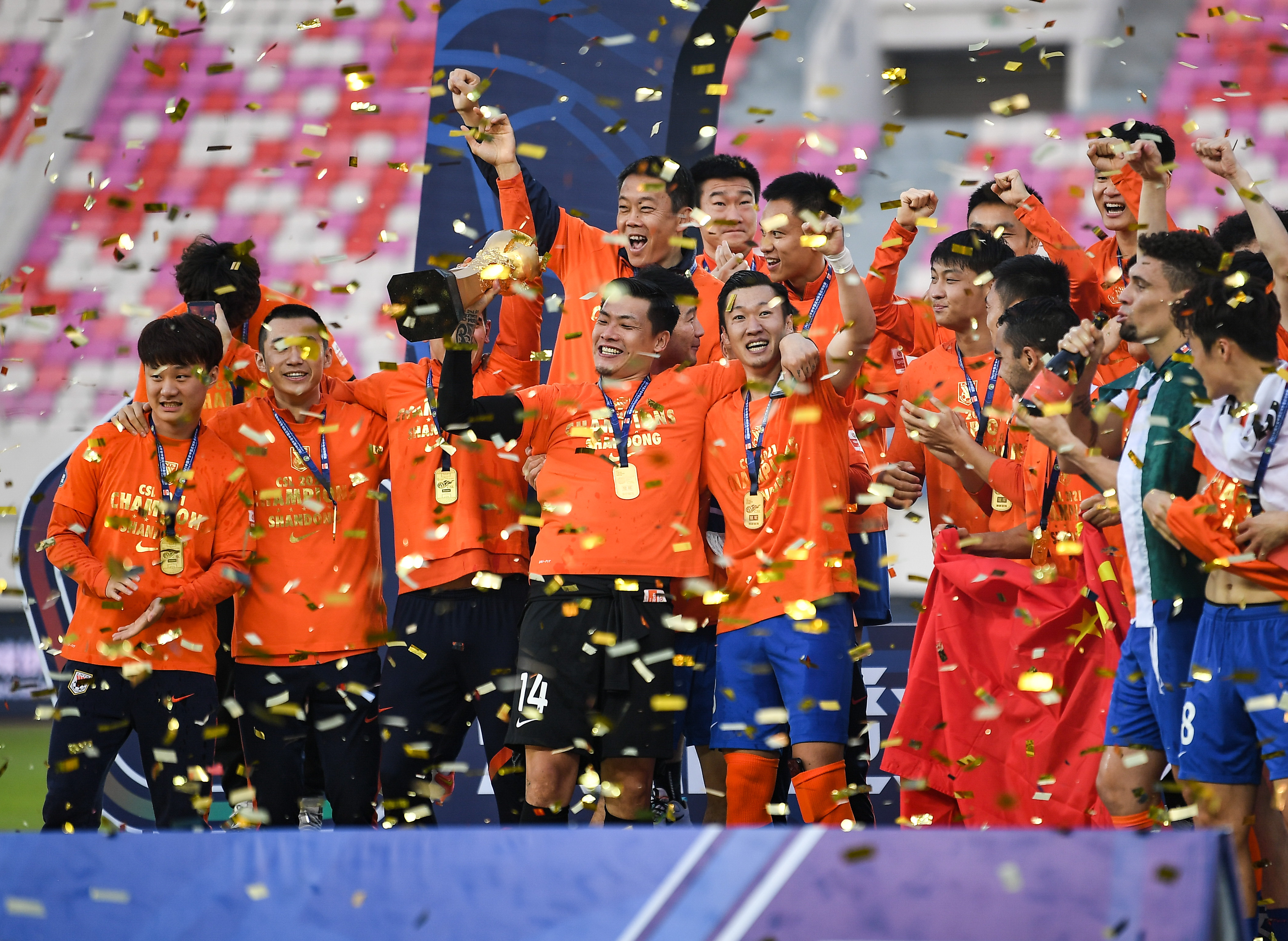 九游体育-包含Uzi遭遇五持续失利，西班牙队教练压力巨大！的词条-九游体育