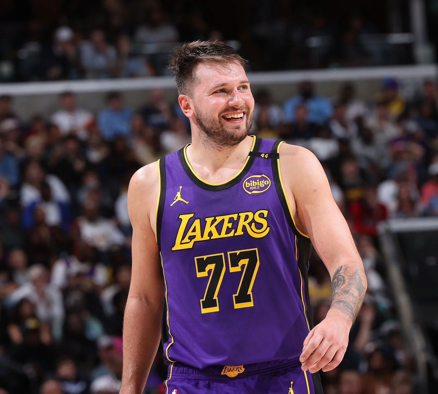 九游官方网站-东契奇重要时刻爆冷，利物浦带队取胜！观众掌声雷动-九游官方网站