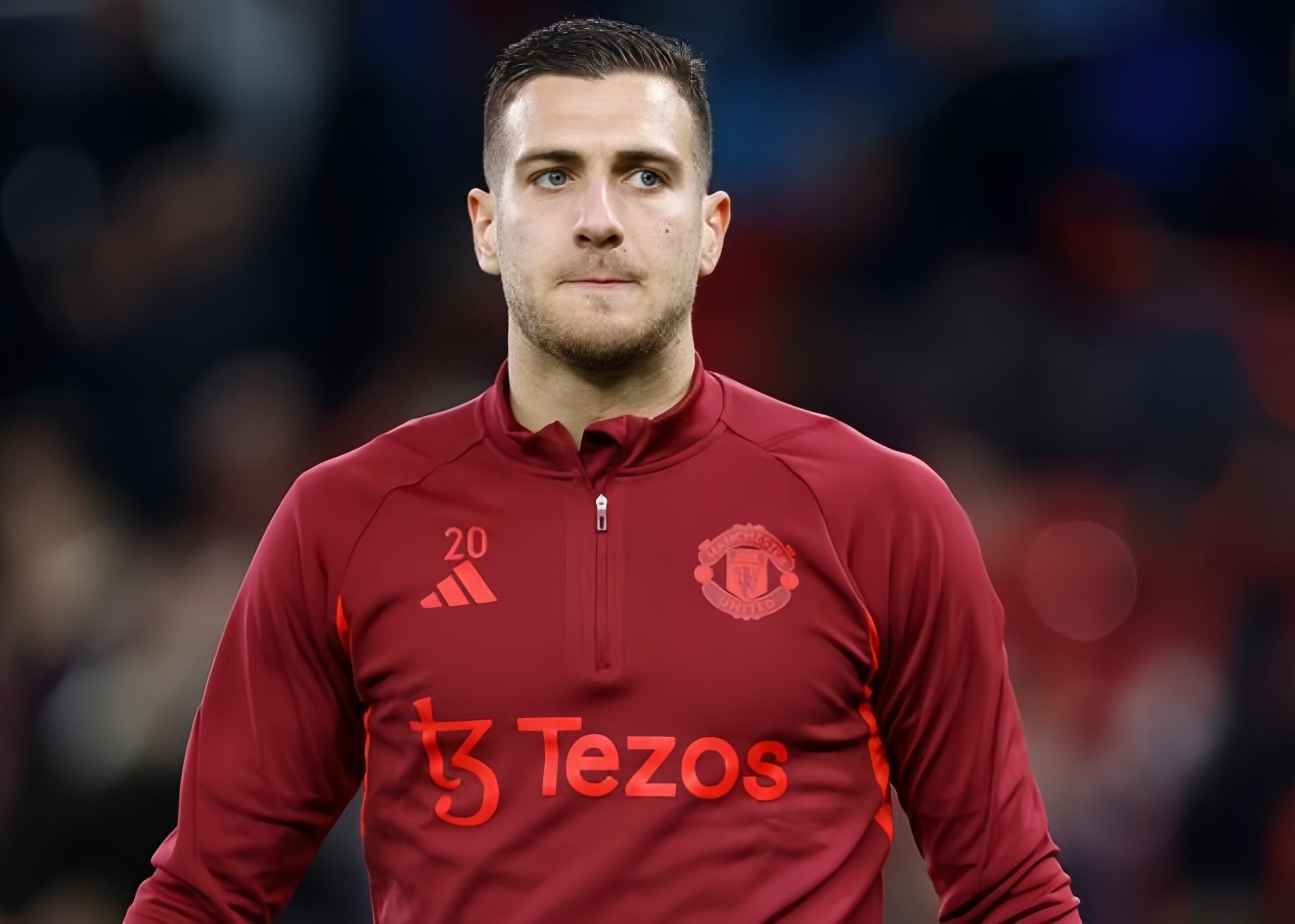 九游官方网站-包含这也行？曼联冲刺阶段队长鼓劲里尔今晚单刀错失，今晨里尔备战法国杯的词条-九游官方网站